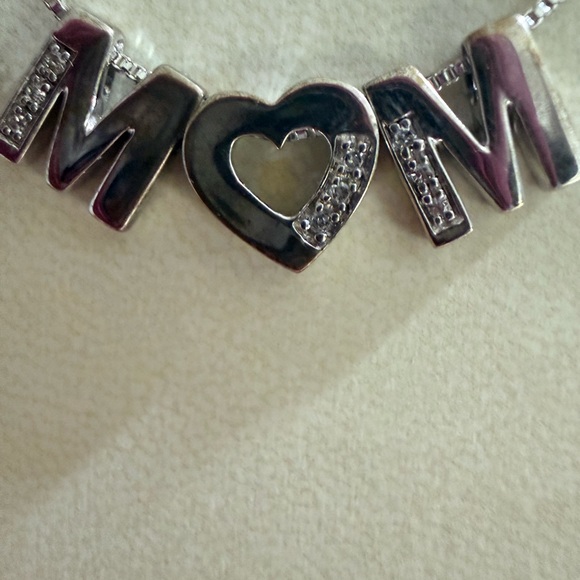 Sterling Silver 'MOM' Necklace 18” with CZ stones with original box - Picture 6 of 8
